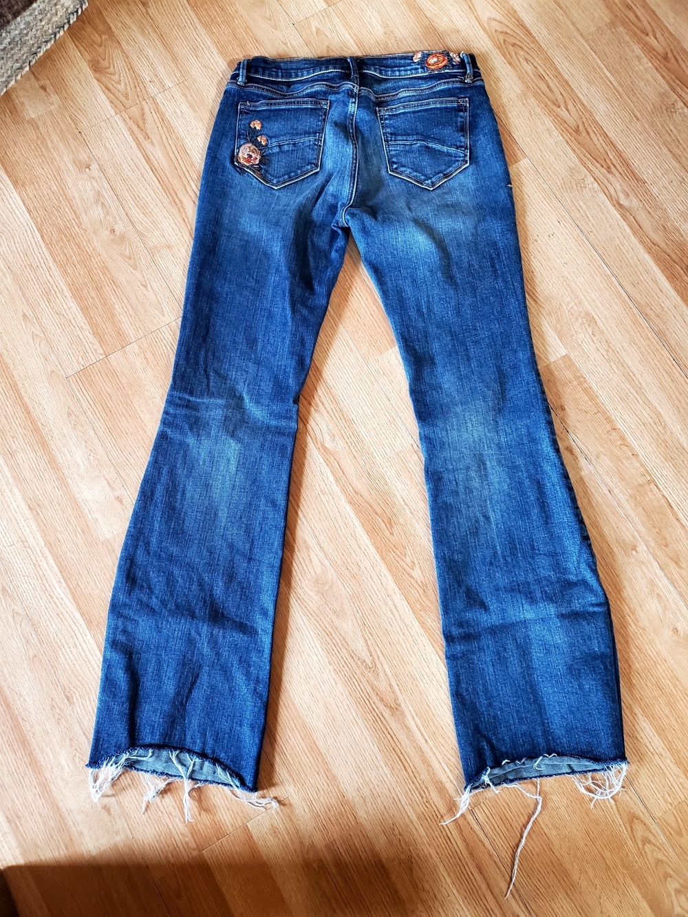 DRIFTWOOD Isabel Floral Embroiderd Light Flare Jeans Size 30 - Picture 2 of 11